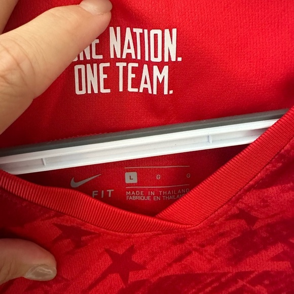 Nike One Nation One Team USA unisex Dri-Fit Jersey Red size L soccer - Picture 2 of 4
